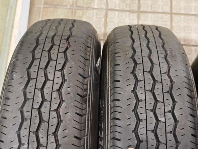 Toyota genuine Hiace genuine steel wheels
+
BRIDGESTONE ECOPIA
RD163
