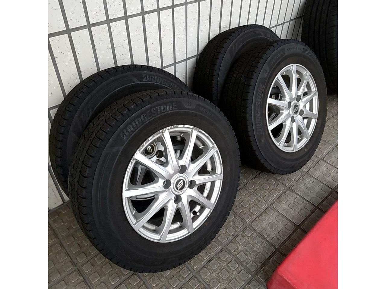 Vitz/Aqua and other silver spoke wheels + BRIDGESTONE BLIZZAK WZ-1