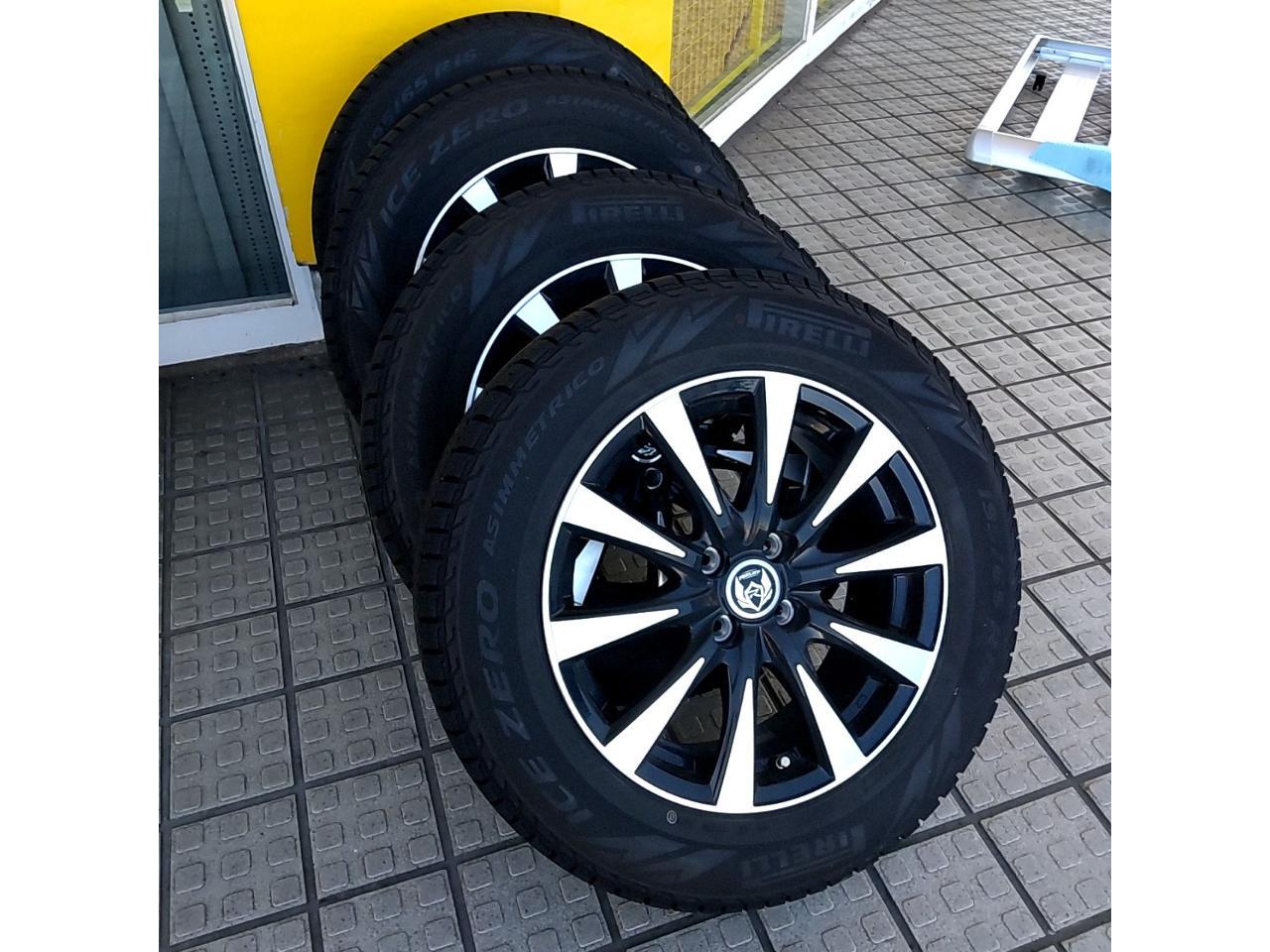 Weds RIZLEY wheels for the Raize/Rocky gasoline model. DI+PIRELLIICE ZERO ASIMETRICO