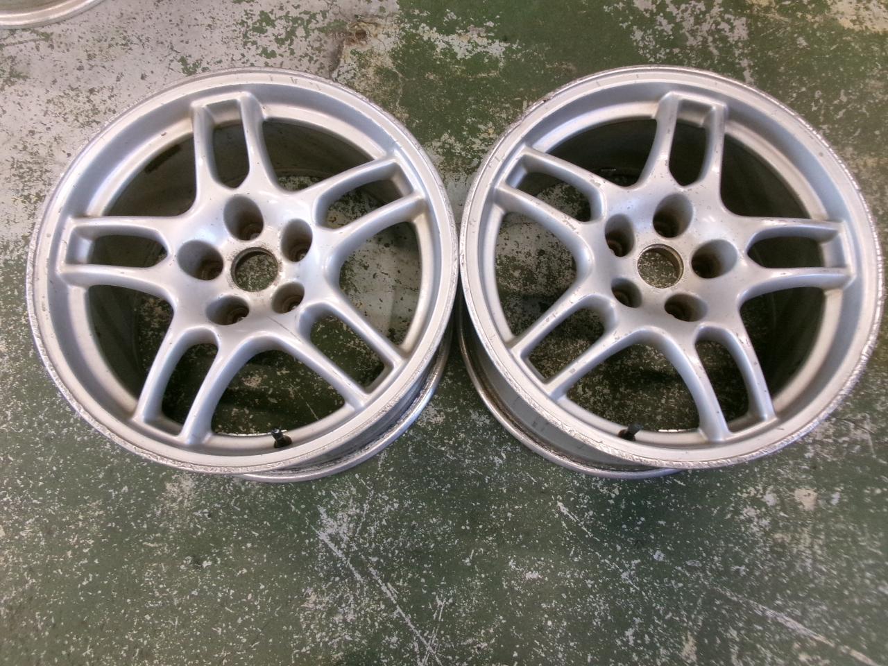NISSAN Skyline GT-R / BCNR33 genuine wheel Only two