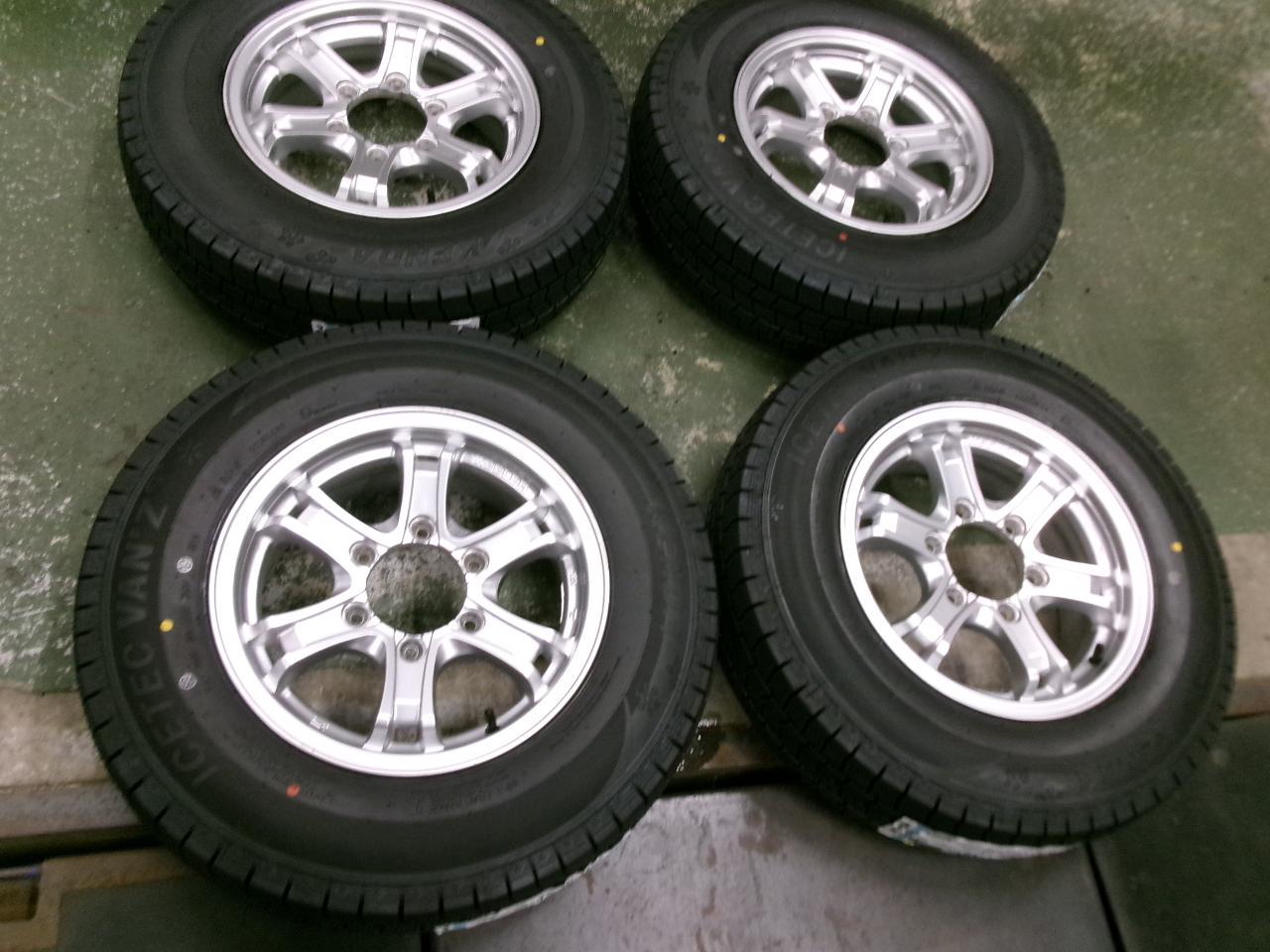 weds KEELER FORCE + KENDA ICETEC VAN'Z WR01 195 / 80R15 107 / 105L