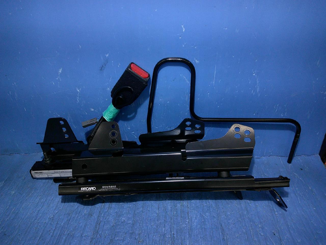 RECARO (Recaro)
Ultra-low position base frame
RSS
UL
R2082.014.2
RH (driver's seat side)
ND5
Roadster]