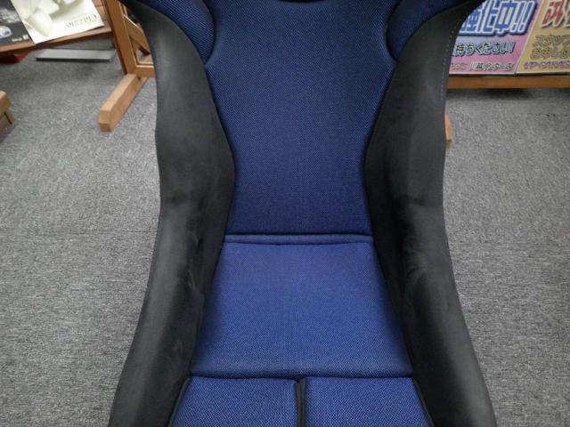 RECARO
RS-G
GK
BL / BK
+
Backrest cover
+
Side adapter set