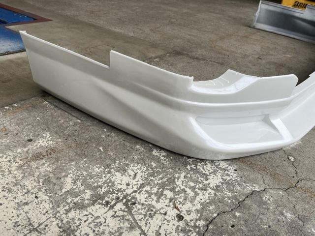 MODELLISTA
Front lip spoiler for 200 Series Hiace / 4th / 5th / 6th generation
