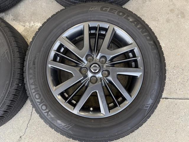 Nissan genuine
T32 X-TRAIL
Black Extremer
Original wheel + YOKOHAMA
GEOLANDER
CV
G058
225 / 65R17
102H