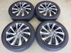3 Toyota
90 Series Voxy
Original wheel + TOYO
PROXES
R60