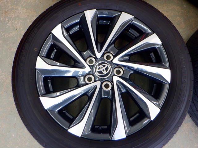 3 Toyota
90 Series Voxy
Original wheel + TOYO
PROXES
R60