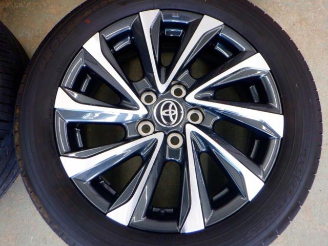 3 Toyota
90 Series Voxy
Original wheel + TOYO
PROXES
R60