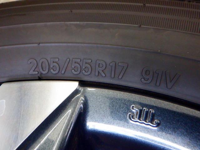 3 Toyota
90 Series Voxy
Original wheel + TOYO
PROXES
R60