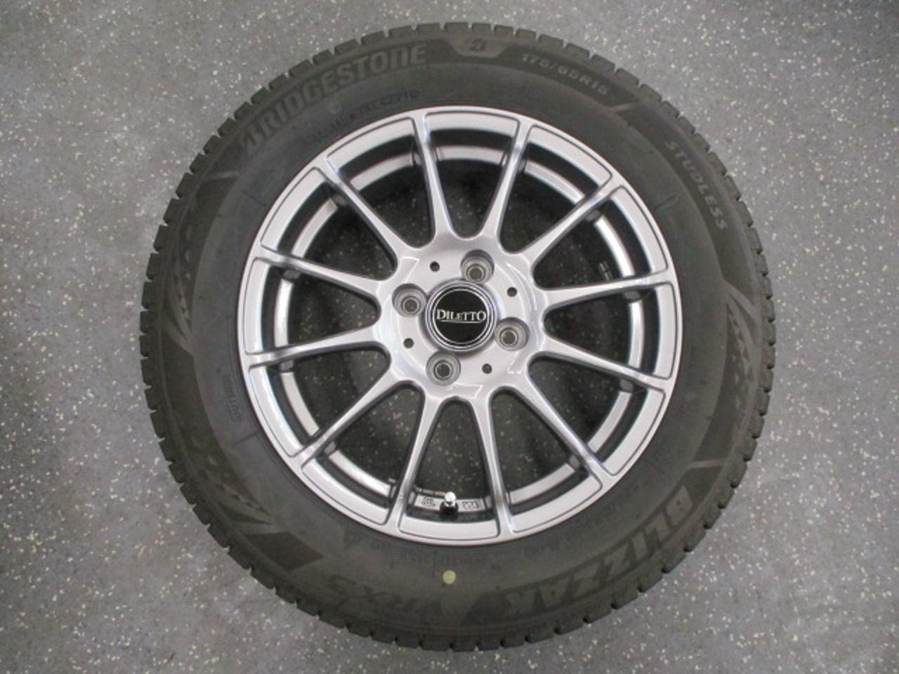 COSMIC DILETTO 12-spoke + BRIDGESTONE BLIZZAK VRX3