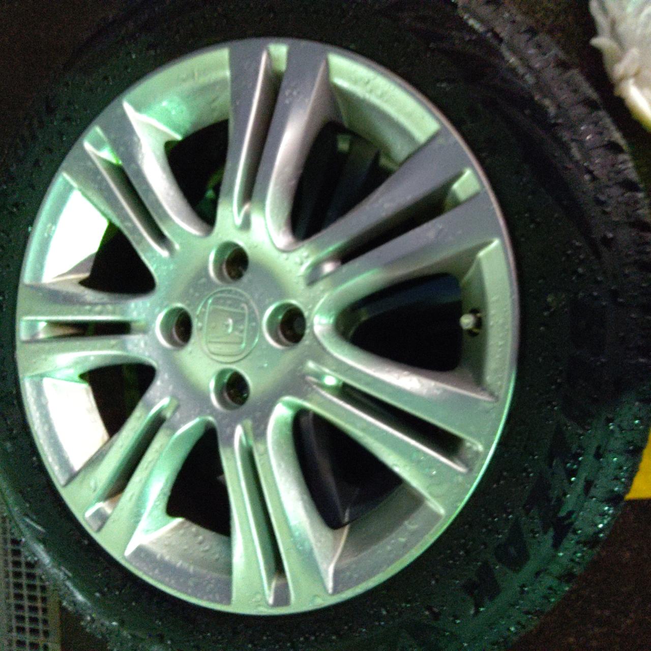 Honda Fit original wheel + BRIDGESTONE BLIZZAK VRX2