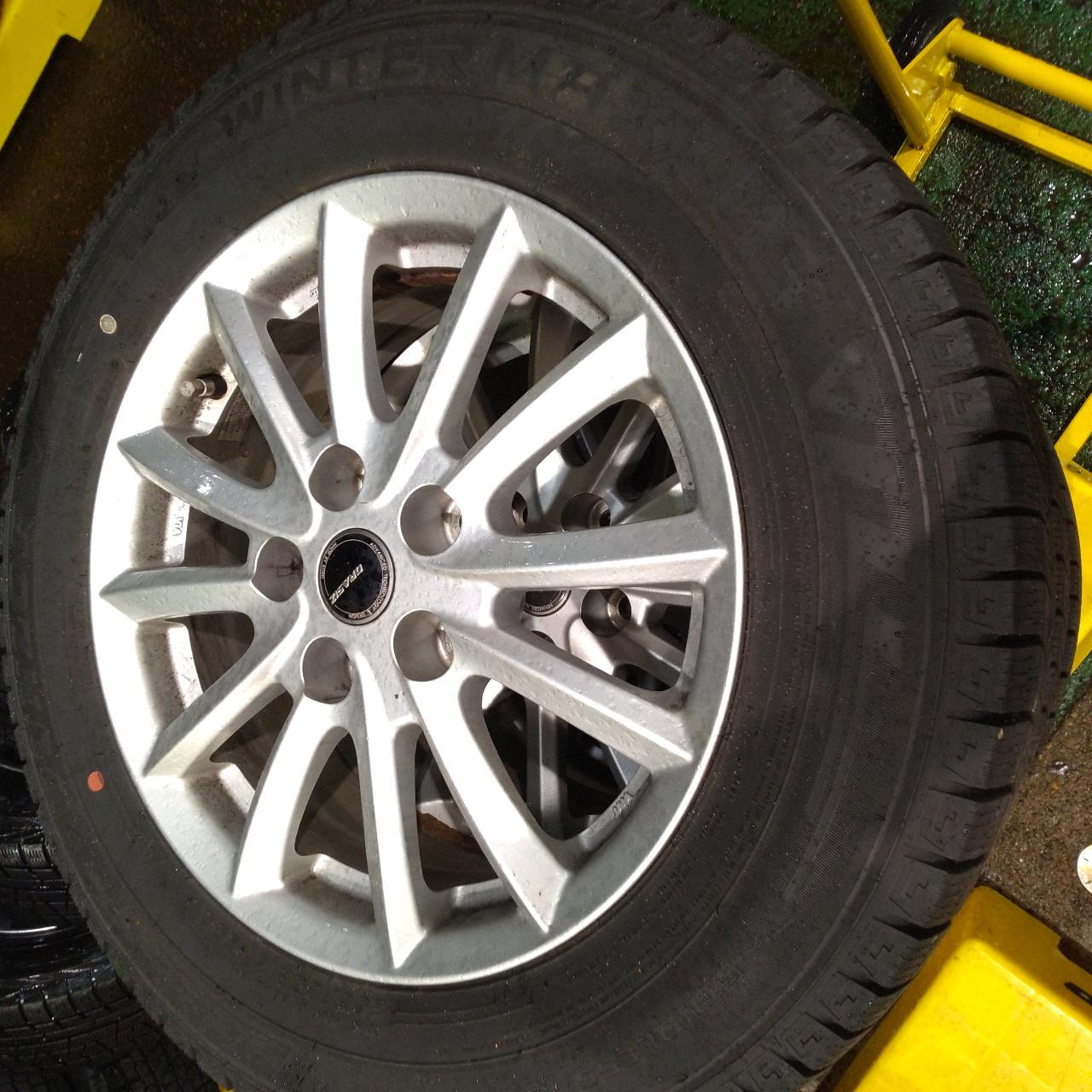 * Flat seating only KOSEI QRASIZ + DUNLOP WINTER MAXX WM03