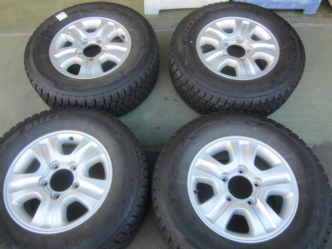 BRIDGESTONE DM-V2 + Others Toyota original wheel
