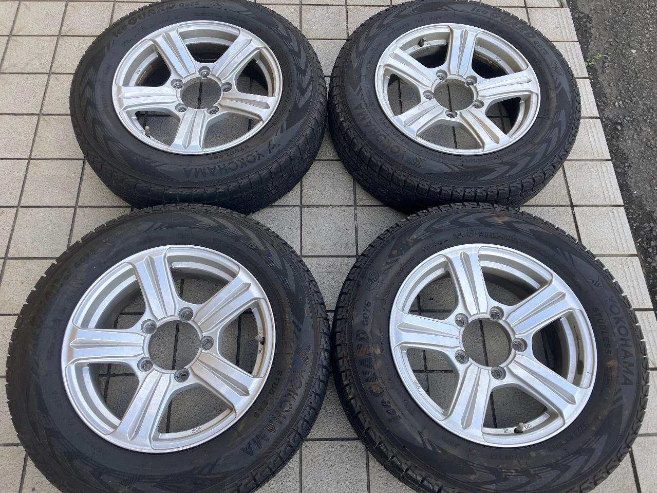 Manufacturer unknown five-spoke