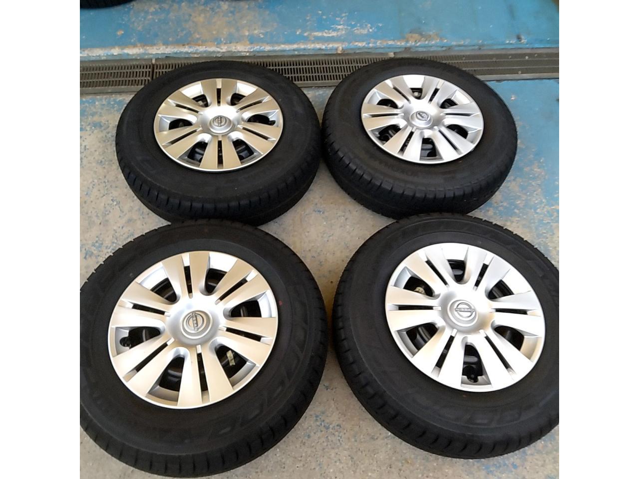Genuine Nissan parts NISSAN NV350/Caravan genuine steel wheels + YOKOHAMA BluEarth-Van RY55