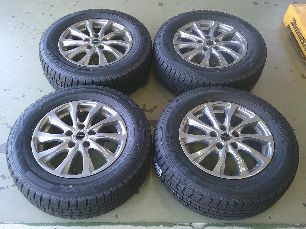 DUNLOP WINTERMAXX WM02 + BRIDGESTONE BALMINUM TR10