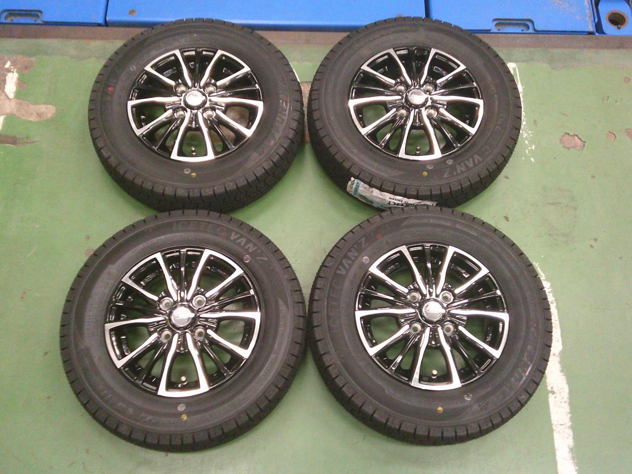 KENDA ICETEC VAN'Z WR01 + HOT STUFF CHRONOS CH-110