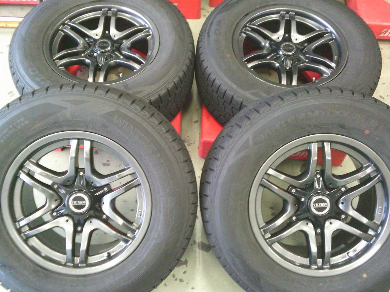 DUNLOP WINTERMAXX SJ8 + + JAOS VICTRON ASTELLA CM-02