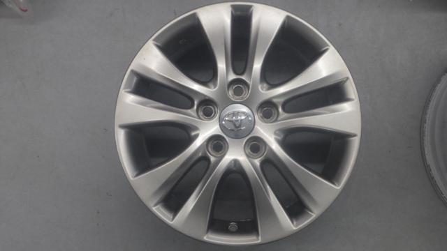 Toyota genuine parts
70 series Noah Voxy
Original wheel