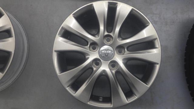 Toyota genuine parts
70 series Noah Voxy
Original wheel