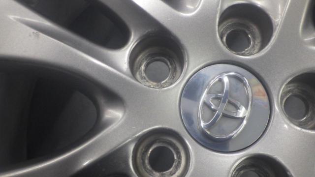 Toyota genuine parts
70 series Noah Voxy
Original wheel