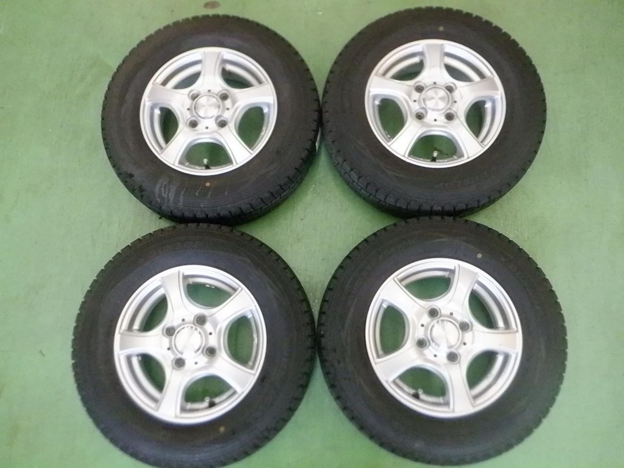 1DUNLOP VIOLENTO 5-spoke + DUNLOP WINTERMAXX SV01