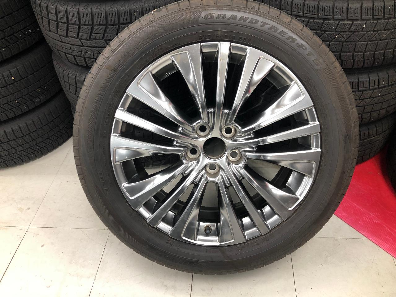TOYOTA 80 Harrier Z grade genuine wheel + DUNLOP GRANDTREK PT5 To spare