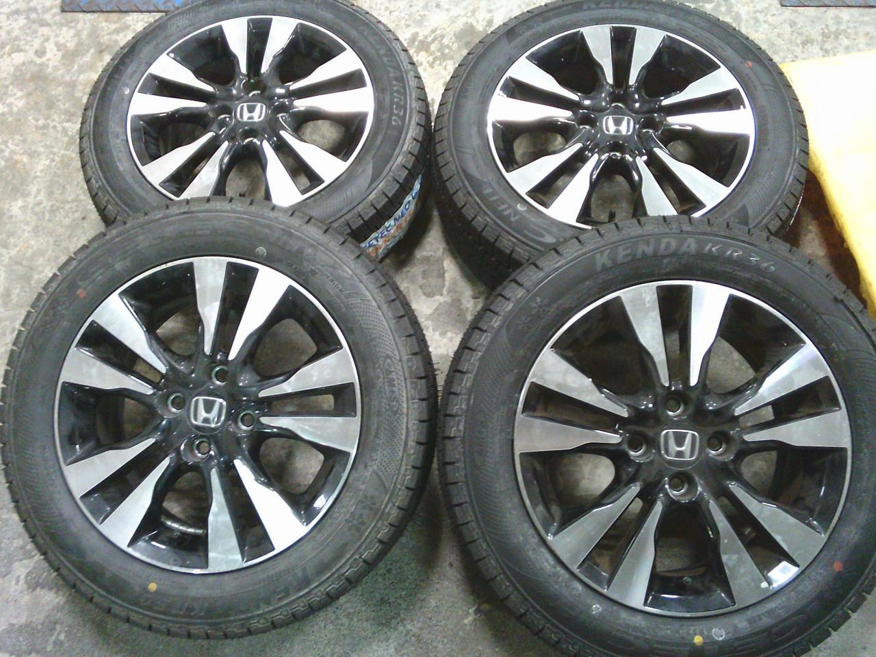 KENDA KR36 + Honda Shuttle GP8 original wheels