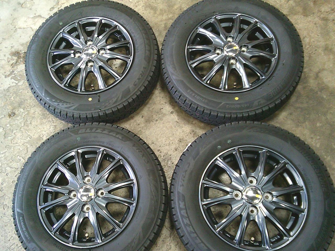 BRIDGESTONE BLIZZAK VRX3 + HOT STUFF WAREN W05