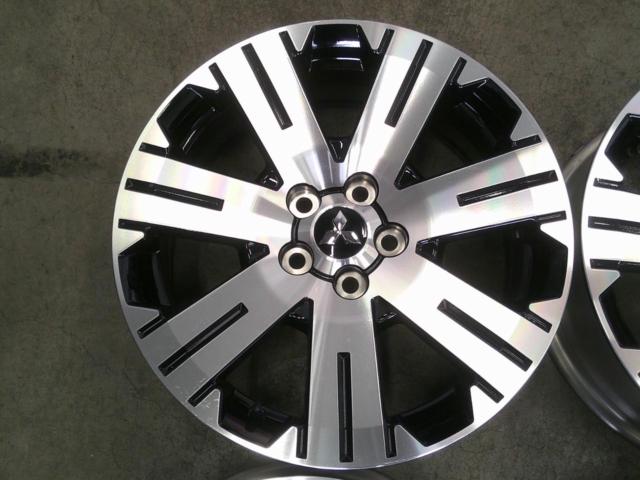 Mitsubishi
Delica D: 5 original wheel