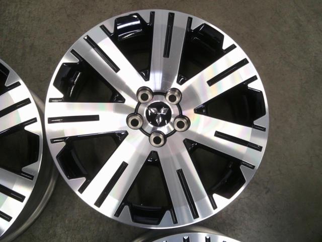 Mitsubishi
Delica D: 5 original wheel