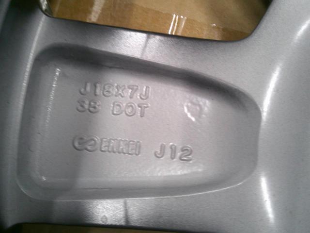 Mitsubishi
Delica D: 5 original wheel