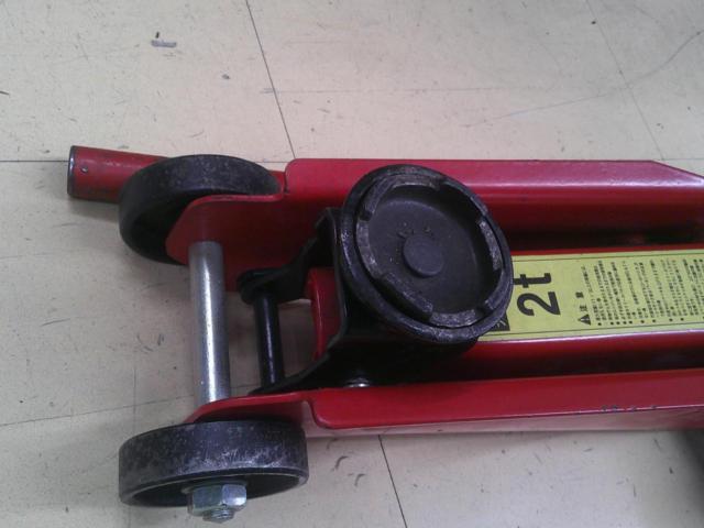 Kuretomu
NB-3
Hydraulic jack