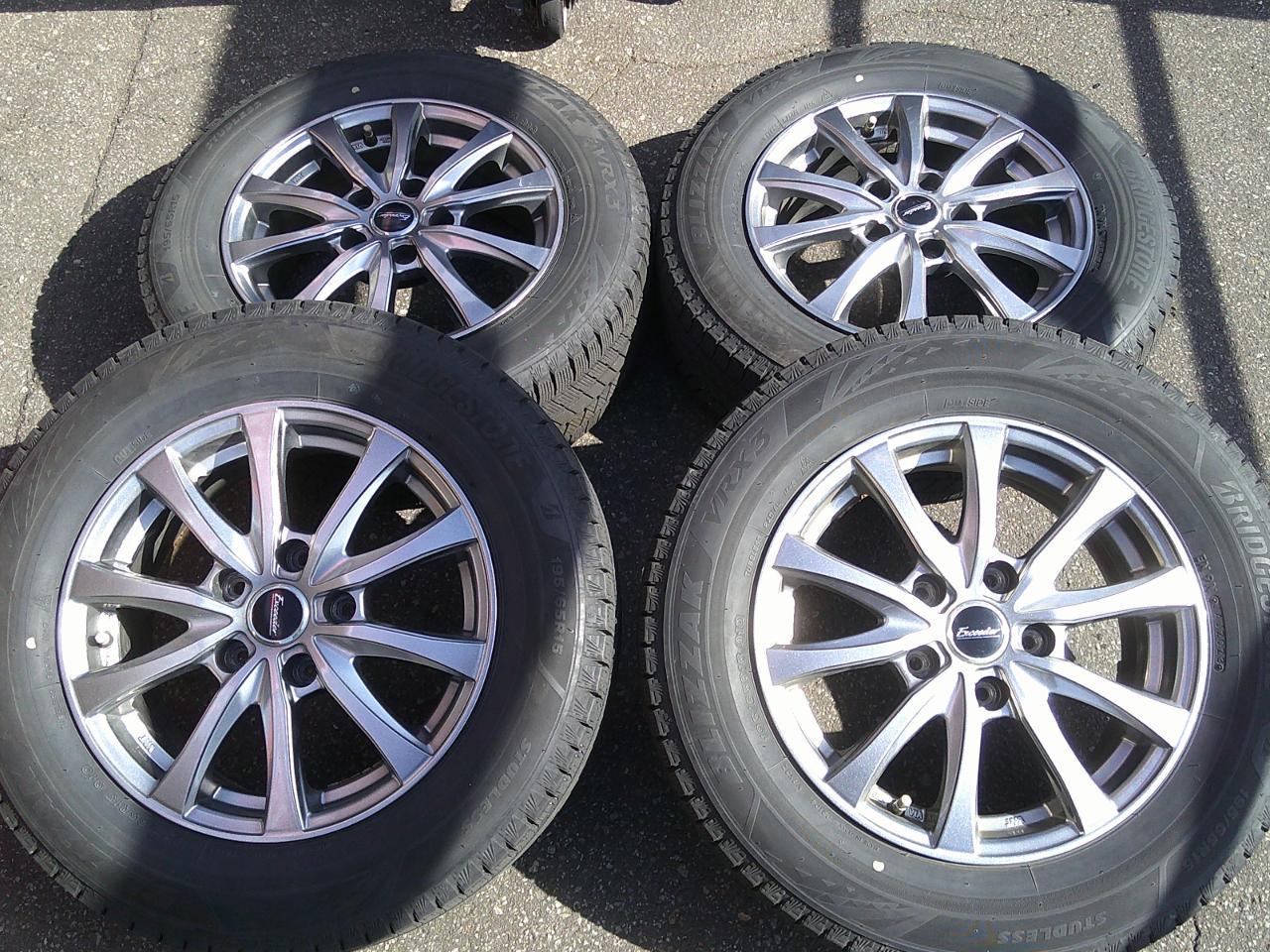 BRIDGESTONE BLIZZAK VRX3+HOT STUFF Exceeder E07