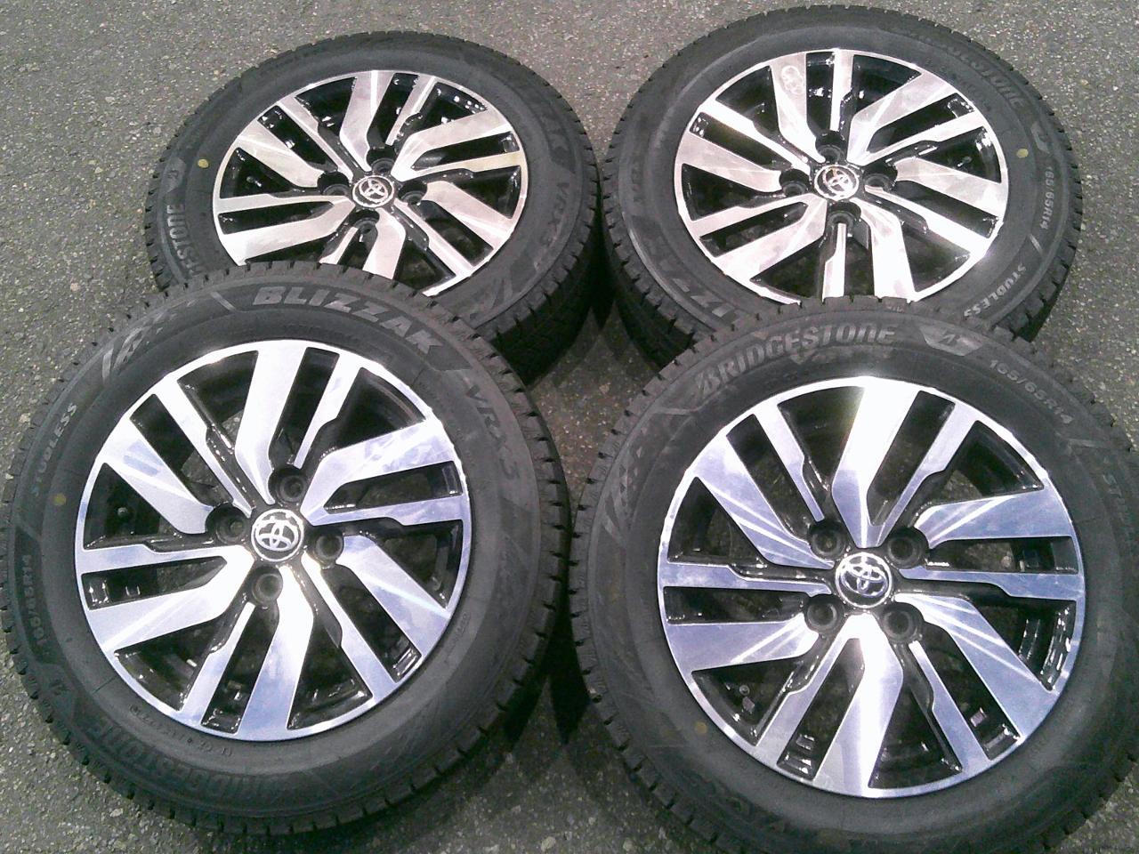 BRIDGESTONE BLIZZAK VRX3+ Toyota Tank / Rumi genuine wheel