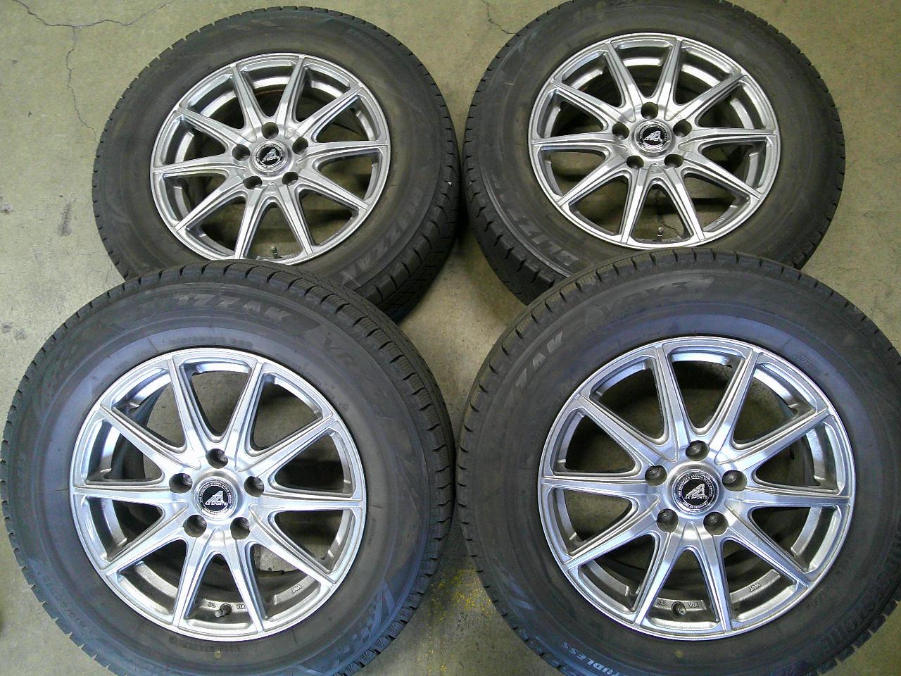 BRIDGESTONE BLIZZAK VRX3 + INTER MILANO AZ-SPORT RC-10