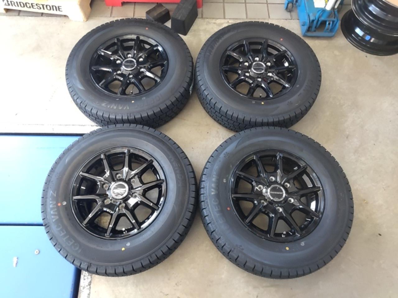 Comes with brand new studless tires! MARUKA SERVICE MID ROAD MAX KG-25 + KENDA ICETEC VAN'Z WR01