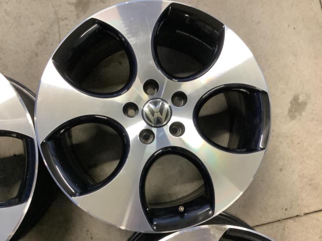 Volkswagen
Golf 6
GTI original wheel