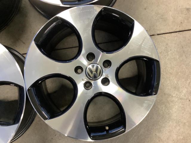 Volkswagen
Golf 6
GTI original wheel