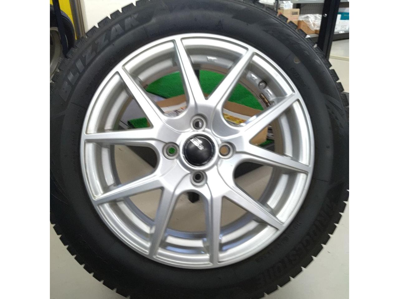 SPORT DAISY + BRIDGESTONE VRX3