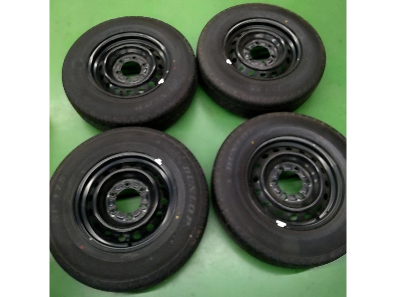 Toyota genuine parts 200 Series Hiace genuine steel wheels + DUNLOP SP175N 195 / 80R15 107 / 105S LT