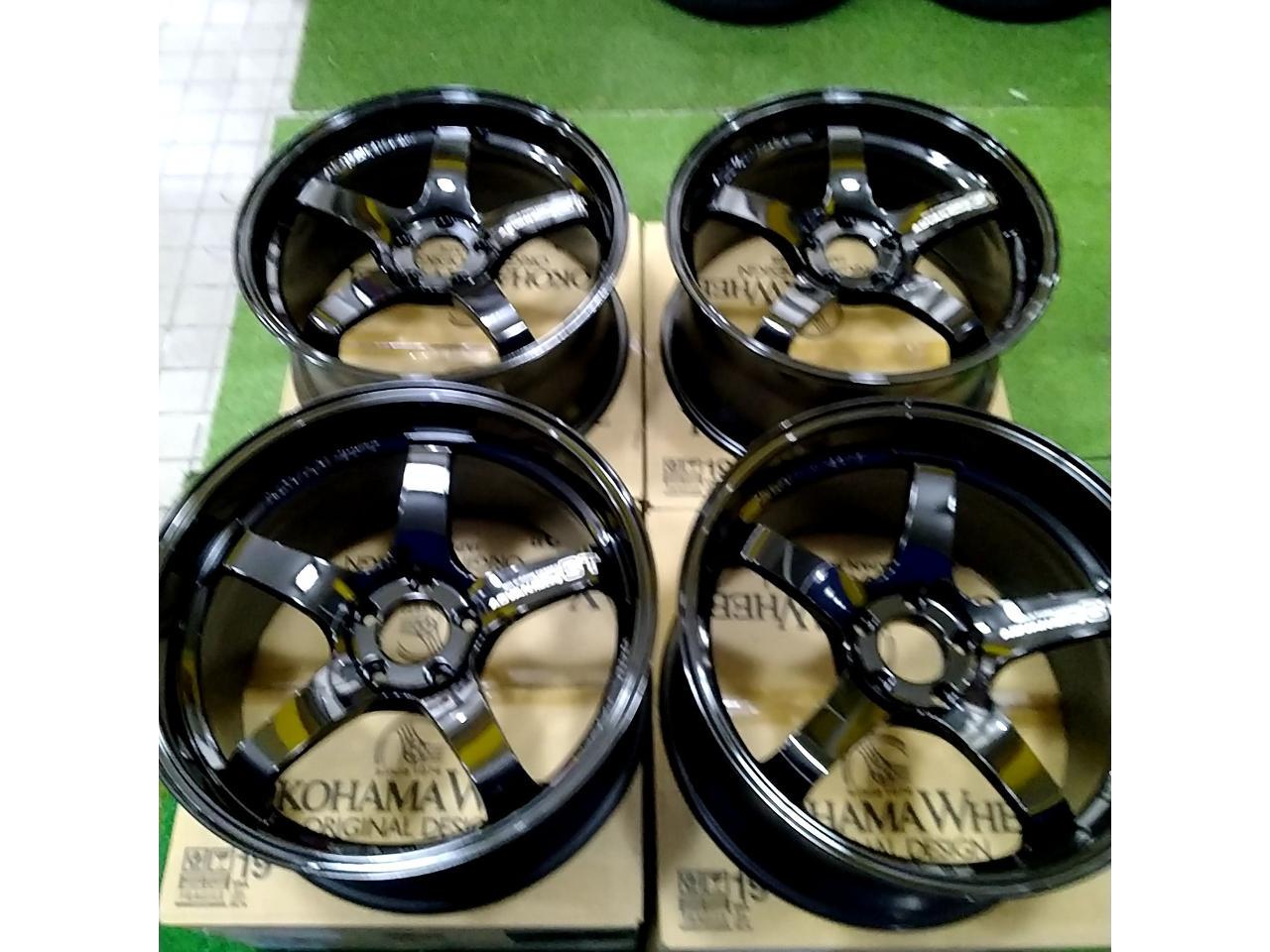 YOKOHAMA ADVAN Racing GT Premium Version