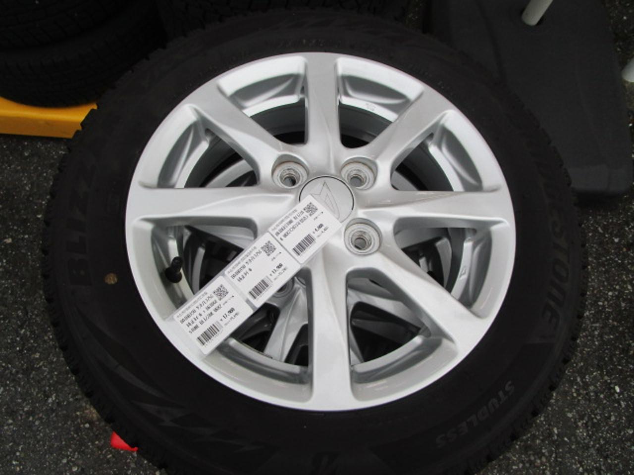 DAIHATSU Tanto / L375S Original wheel + BRIDGESTONE BLIZZAK VRX2