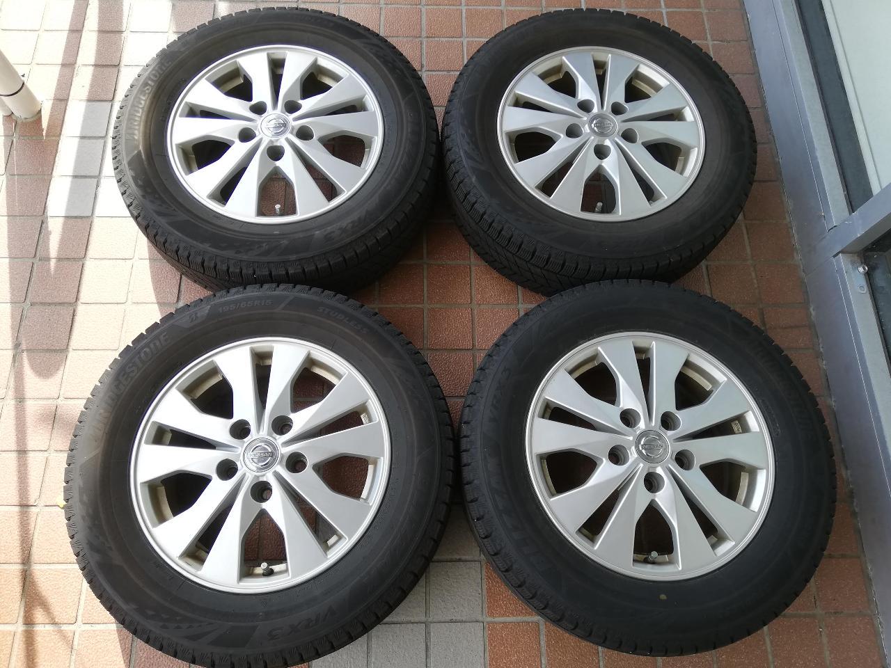 Genuine Nissan parts C27 Serena Original wheel + BRIDGESTONE BLIZZAK VRX3 195 / 65R15