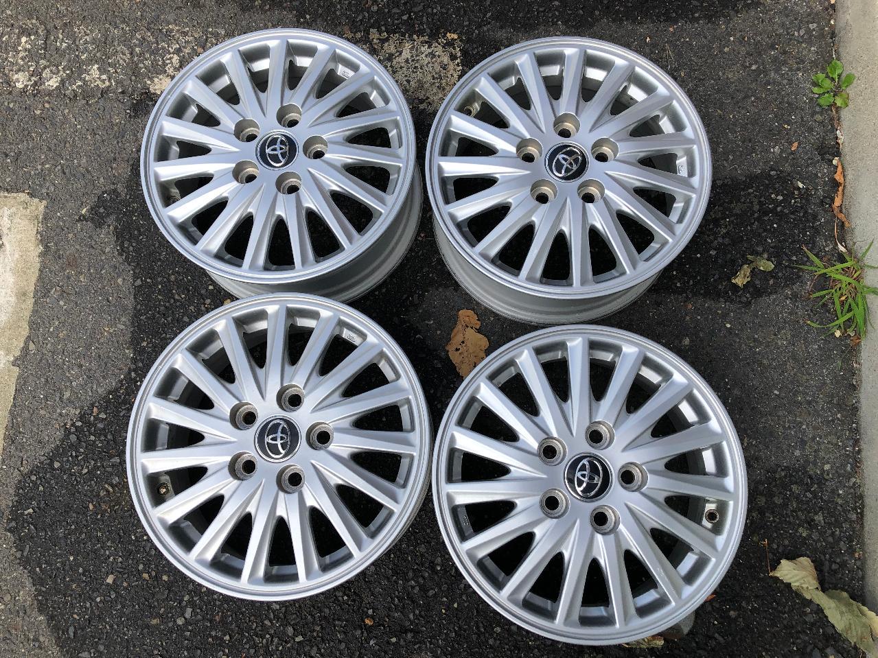 Toyota genuine parts Noah original aluminum wheel