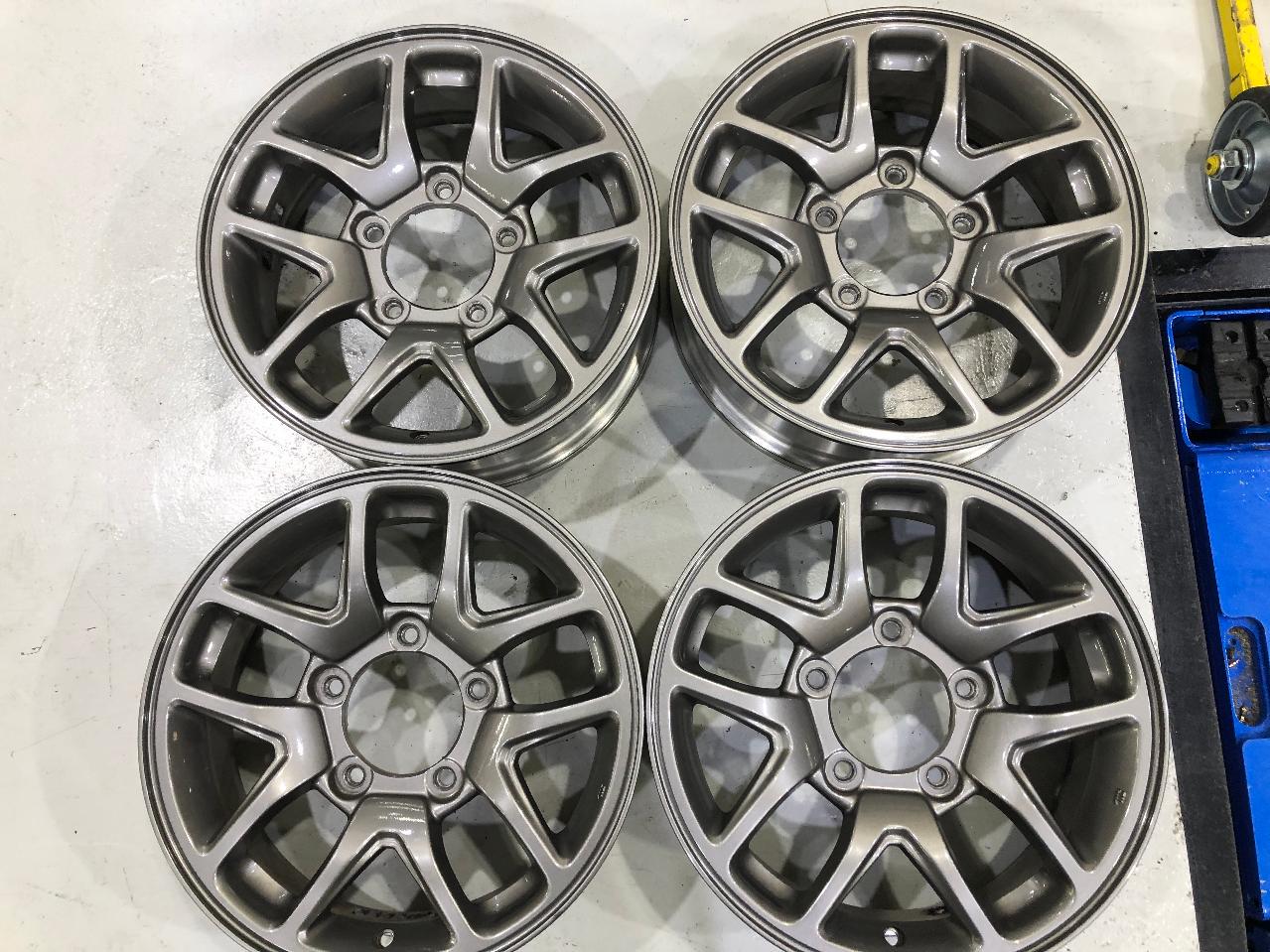 Suzuki genuine JB64 Jimny original wheel