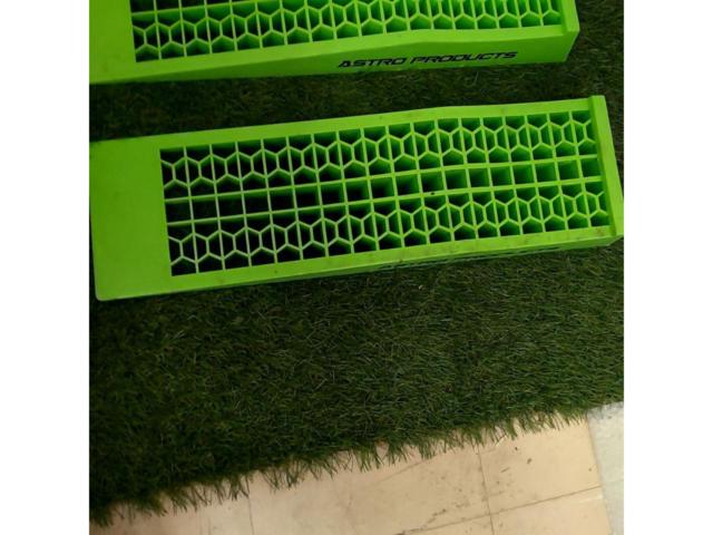 ASTRO
PRODUCTS (Astro Products)
Plastic car lamp
Lime green