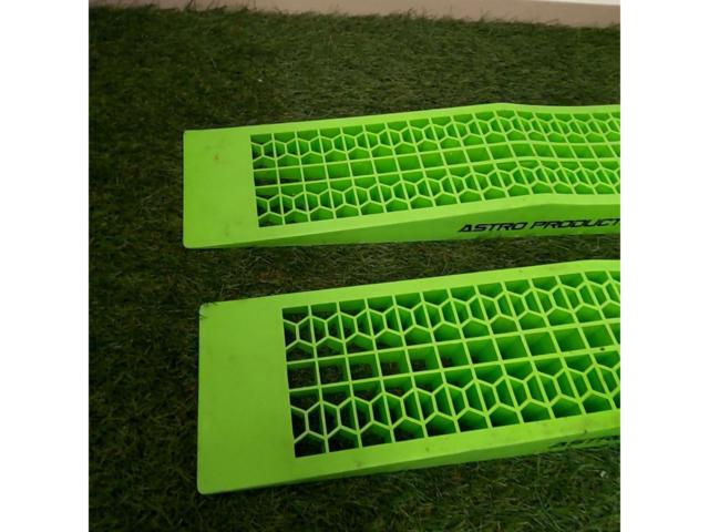 ASTRO
PRODUCTS (Astro Products)
Plastic car lamp
Lime green