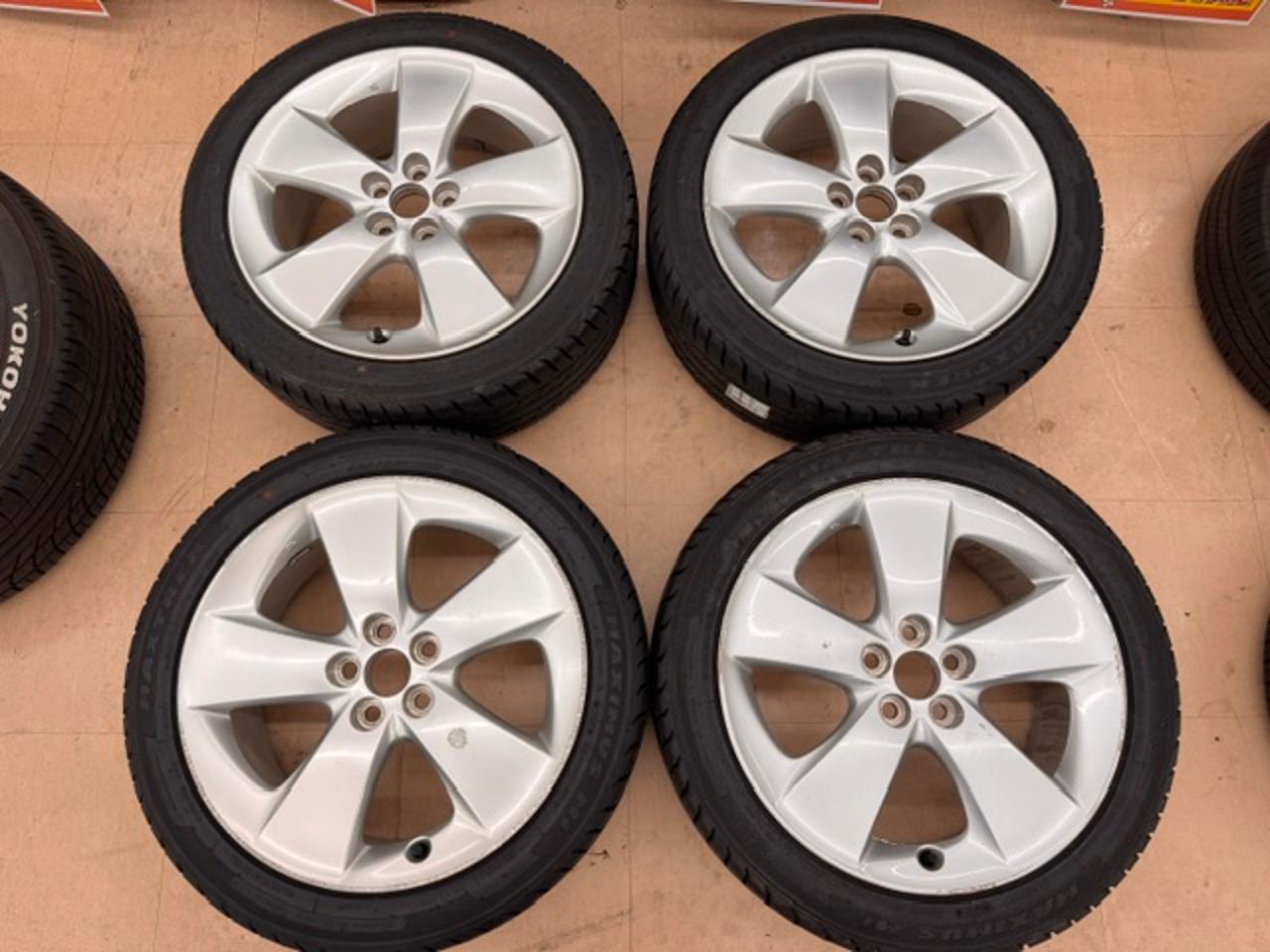Toyota original Prius Touring Selection / ZVW30 Alloy Wheels + MAXTREK MAXIMUS M1 215 / 45R17