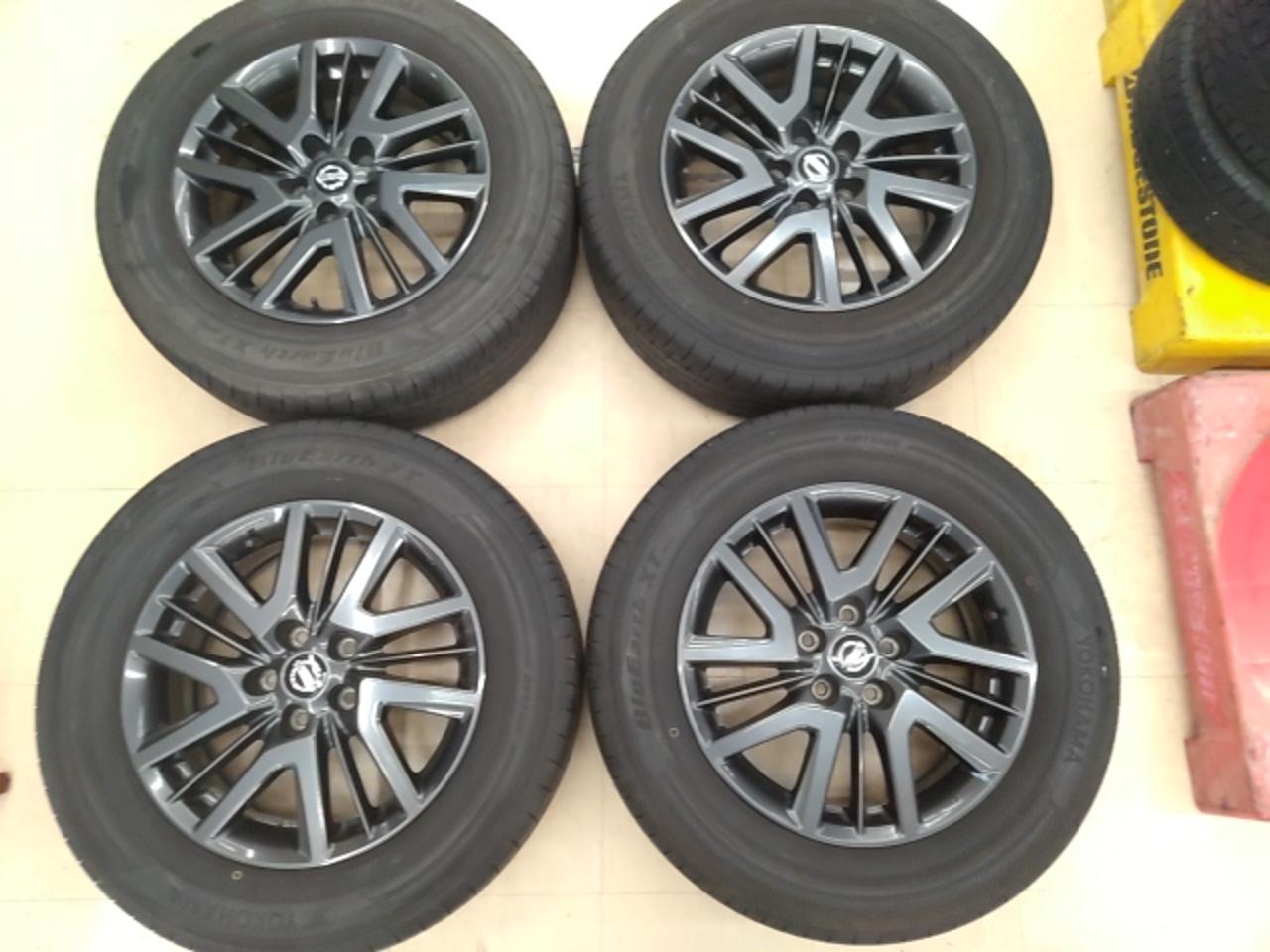 Nissan genuine X-TRAIL Black Extremer X/T32 + [ YOKOHAMA BluEarth XT AE61